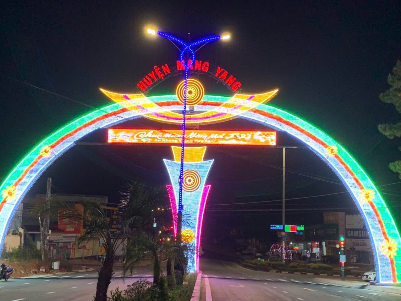 Công trình chúc mừng năm mới huyện Mang Yang