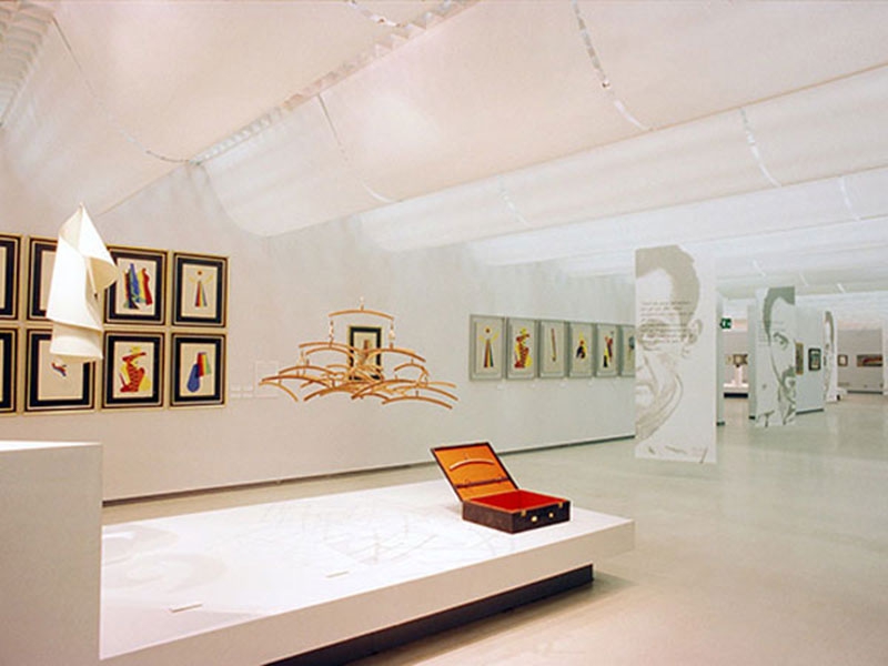 Thiết Kế, Sản Xuất Và Thi Công Lắp Đặt Quầy Kệ GO!